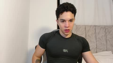 Snapshot of scott_brasher1 chatting on December 16, 3:00 am Twitter Scott brasher1 Instagram Camiloestuardo2 online show from December 16, 3:00 am