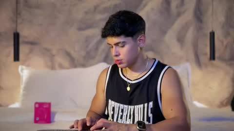 Andrew Flintt online show from March 4, 3:12 am