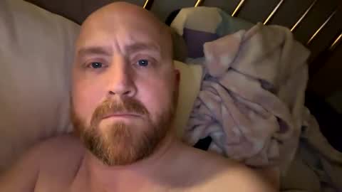 Snapshot of scottric chatting on February 8, 3:30 am SexyDaddy online show from February 8, 3:30 am