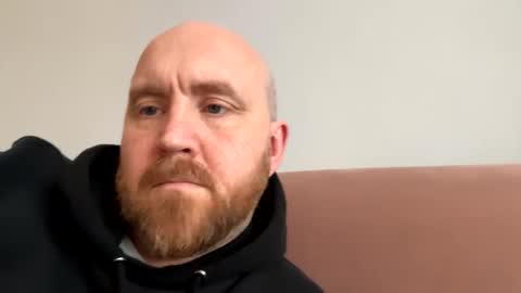 Snapshot of scottric chatting on February 8, 2:05 pm SexyDaddy online show from February 8, 2:05 pm