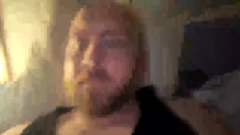 Snapshot of scottric chatting on February 10, 10:19 pm SexyDaddy online show from February 10, 10:19 pm