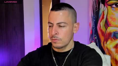 Snapshot of scotty_music chatting on August 5, 12:57 am Ricardo online show from August 5, 12:57 am