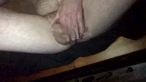 Snapshot of screw458610 chatting on April 28, 10:48 pm screw458610 online show from April 28, 10:48 pm