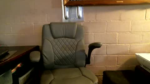 Snapshot of sdh69 chatting on October 4, 6:39 pm eating pussy sucking dick online show from October 4, 6:39 pm