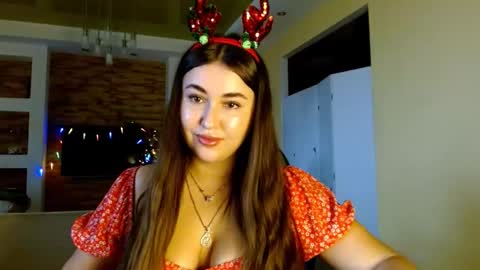 Elizabeth  online show from December 19, 8:10 am