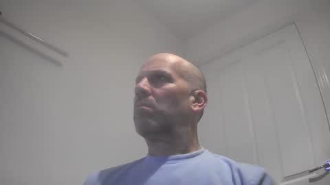 Snapshot of seadog750 chatting on November 18, 12:49 am seadog750 online show from November 18, 12:49 am