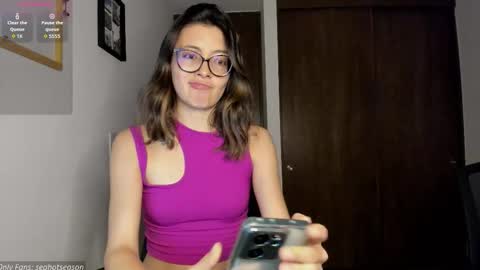 Aria Independent model online show from November 7, 12:10 am