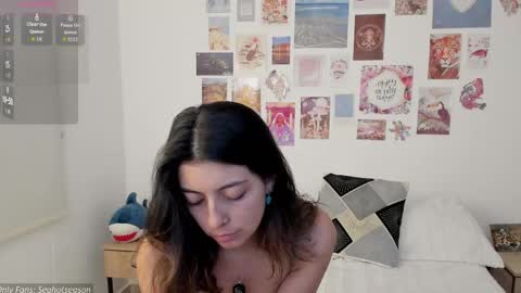 Aria Independent model online show from April 28, 2:27 am