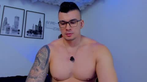 Snapshot of sean_carrera69 chatting on May 10, 5:07 pm Sean Carrera online show from May 10, 5:07 pm