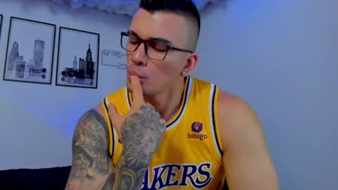 Snapshot of sean_carrera69 chatting on May 17, 4:14 pm Sean Carrera online show from May 17, 4:14 pm
