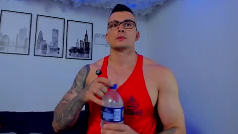Snapshot of sean_carrera69 chatting on May 21, 9:44 pm Sean Carrera online show from May 21, 9:44 pm