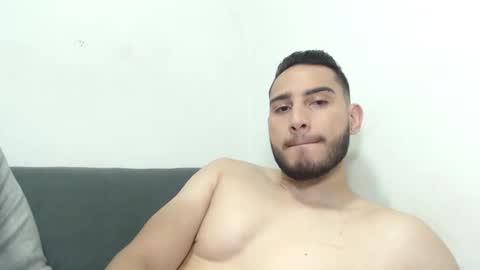 Snapshot of seank_noszka chatting on March 2, 9:01 pm seank_noszka online show from March 2, 9:01 pm