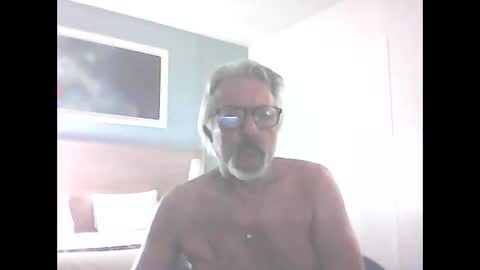 Snapshot of seantheflyer chatting on September 8, 8:30 pm seantheflyer online show from September 8, 8:30 pm