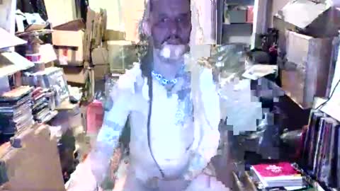 Snapshot of seasidesteve71 chatting on January 19, 12:14 am seasidesteve71 online show from January 19, 12:14 am