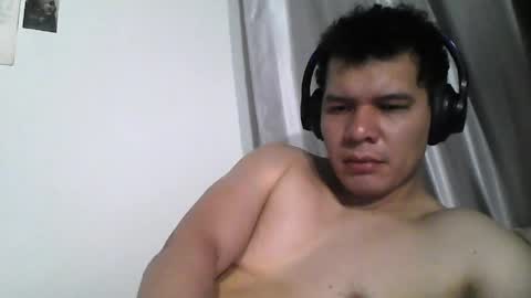 Snapshot of seb5759 chatting on April 28, 3:33 am seb5759 online show from April 28, 3:33 am