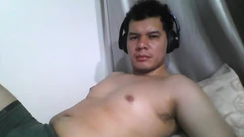 Snapshot of seb5759 chatting on May 5, 4:09 am seb5759 online show from May 5, 4:09 am