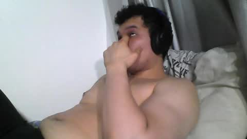 Snapshot of seb5759 chatting on May 12, 5:15 am seb5759 online show from May 12, 5:15 am
