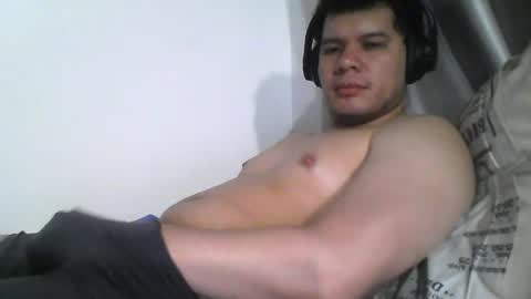 Snapshot of seb5759 chatting on May 19, 6:09 am seb5759 online show from May 19, 6:09 am