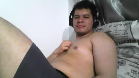 Snapshot of seb5759 chatting on May 20, 5:35 am seb5759 online show from May 20, 5:35 am