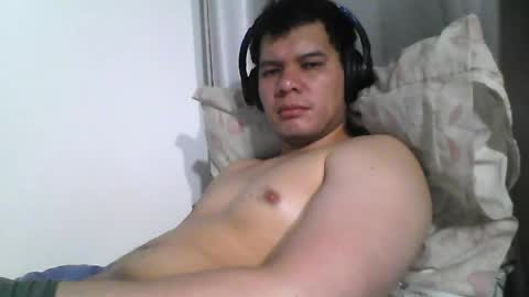 Snapshot of seb5759 chatting on May 26, 4:30 am seb5759 online show from May 26, 4:30 am