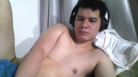 Snapshot of seb5759 chatting on May 28, 5:05 am seb5759 online show from May 28, 5:05 am