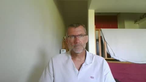 Snapshot of seb846894 chatting on May 31, 9:16 am seb846894 online show from May 31, 9:16 am