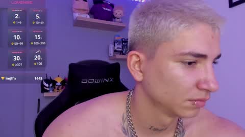 Snapshot of sebas__23 chatting on December 8, 8:36 pm Sebastin online show from December 8, 8:36 pm