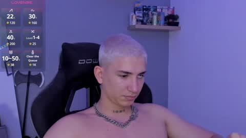 Snapshot of sebas__23 chatting on January 18, 10:39 pm Sebastin online show from January 18, 10:39 pm