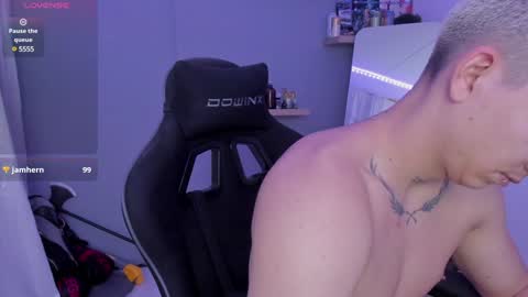 Snapshot of sebas__23 chatting on January 31, 3:00 pm Sebastin online show from January 31, 3:00 pm