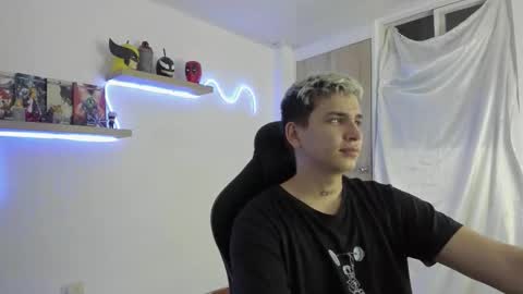 Snapshot of sebas__23 chatting on November 24, 5:40 am Sebastin online show from November 24, 5:40 am