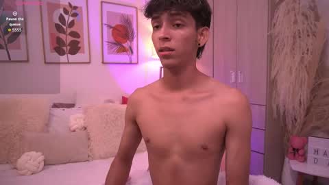 Snapshot of sebas_cat chatting on December 18, 1:55 am Sebastian Alvarez online show from December 18, 1:55 am