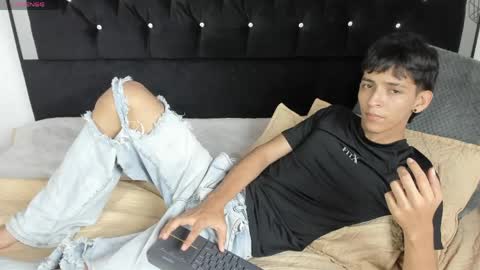 Snapshot of sebas_cat chatting on May 6, 1:57 am Sebastian Alvarez online show from May 6, 1:57 am