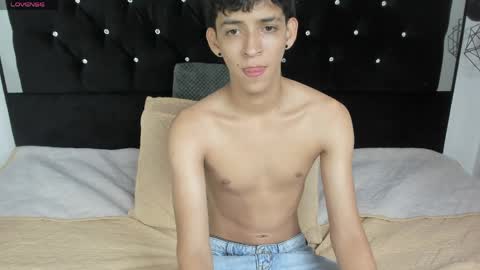 Snapshot of sebas_cat chatting on May 10, 1:44 am Sebastian Alvarez online show from May 10, 1:44 am