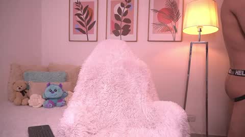 Snapshot of sebas_cat chatting on June 7, 1:37 pm Sebastian Alvarez online show from June 7, 1:37 pm