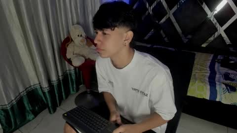 sebas_pretty7 online show from December 16, 12:32 pm