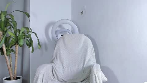 Snapshot of sebas_rosse chatting on December 15, 1:59 pm sebastian online show from December 15, 1:59 pm