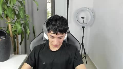 Snapshot of sebas_rosse chatting on January 10, 3:25 pm sebastian online show from January 10, 3:25 pm