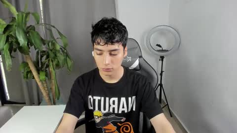 Snapshot of sebas_rosse chatting on February 26, 3:33 pm sebastian online show from February 26, 3:33 pm