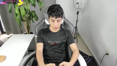 Snapshot of sebas_rosse chatting on March 7, 3:42 pm sebastian online show from March 7, 3:42 pm