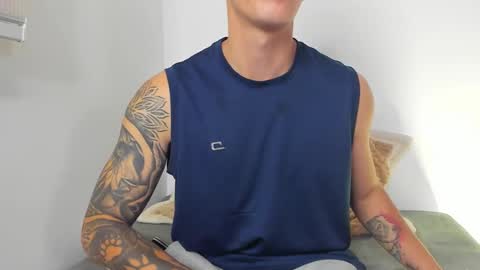 Snapshot of sebas_w01 chatting on March 8, 2:04 am sebastian online show from March 8, 2:04 am