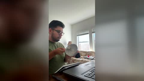 sebasbilbao7 online show from March 18, 3:37 pm