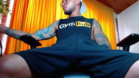 Snapshot of sebastian_025 chatting on May 29, 6:39 pm Sebastian online show from May 29, 6:39 pm