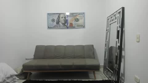 sebastian_model_web online show from April 26, 7:33 pm