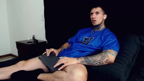 Snapshot of sebastian_muss chatting on October 2, 8:49 pm Sebastian online show from October 2, 8:49 pm