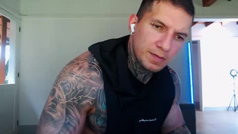 Snapshot of sebastian_muss chatting on May 14, 6:47 pm Sebastian online show from May 14, 6:47 pm