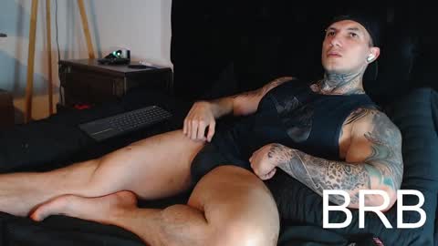 Snapshot of sebastian_muss chatting on May 27, 6:38 pm Sebastian online show from May 27, 6:38 pm