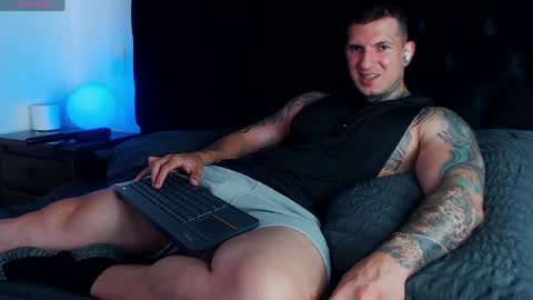 Snapshot of sebastian_muss chatting on June 1, 6:20 pm Sebastian online show from June 1, 6:20 pm