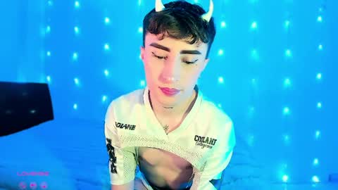     .  INDEPENDENT MODEL online show from June 2, 3:25 pm