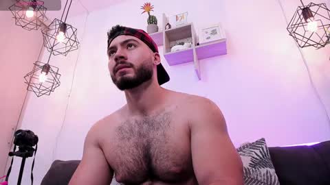 Instagram jeanpaulfit  online show from December 18, 4:06 pm