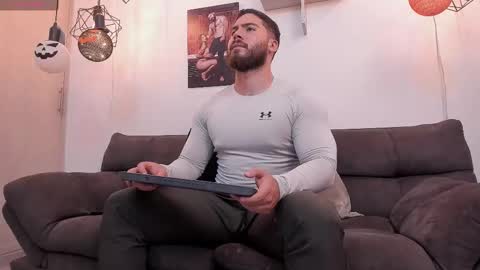 Instagram jeanpaulfit  online show from October 4, 10:41 pm